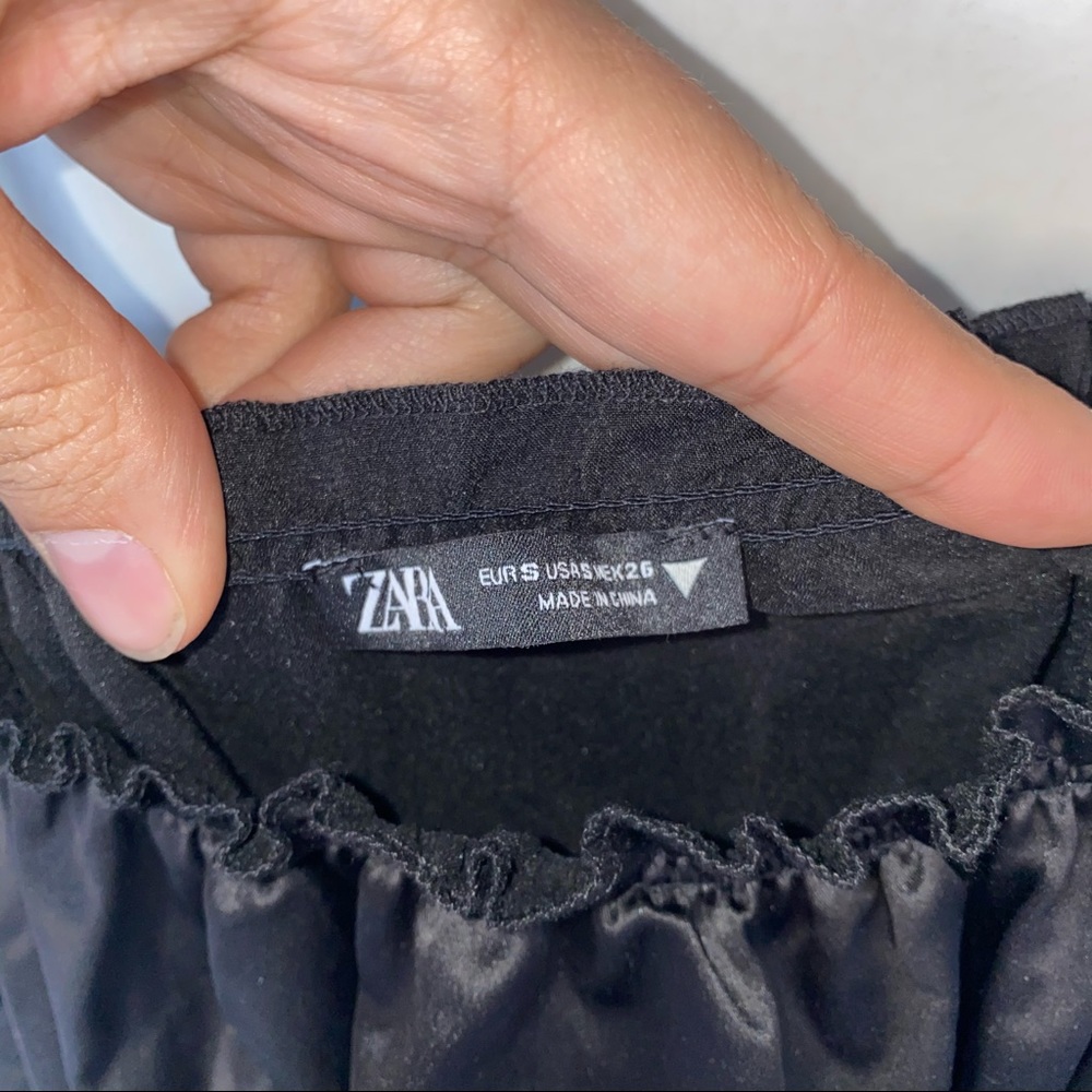 Zara Black Ruffle Top - Picture 4 of 4